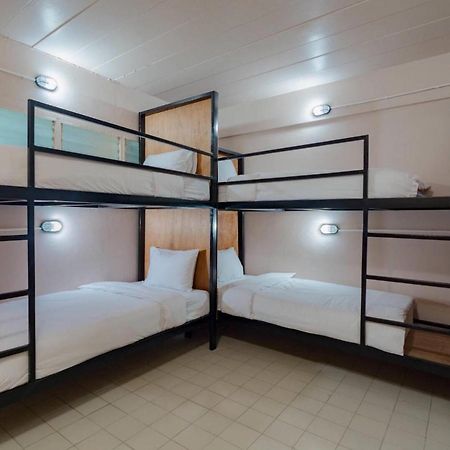 Bed At Beach Hostel Phuket Eksteriør bilde