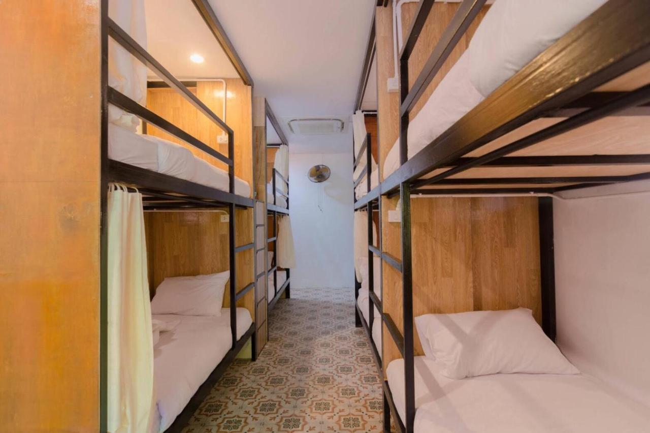 Bed At Beach Hostel Phuket Eksteriør bilde