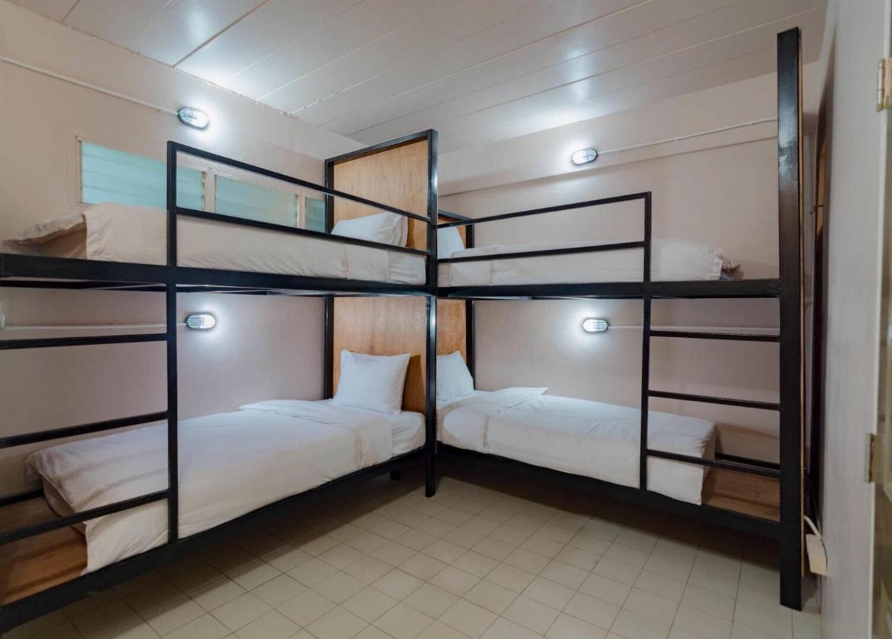 Bed At Beach Hostel Phuket Eksteriør bilde